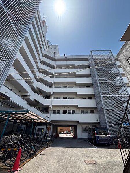 2026年6月末まで屋上防水改修工事中