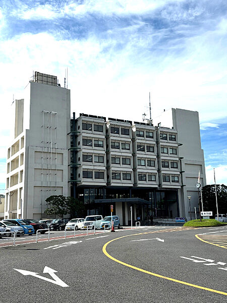 役所「佐倉市役所まで982m」