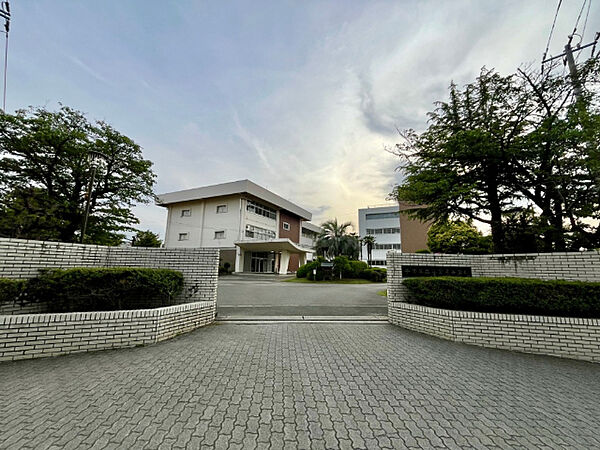 高校「千葉県立小金高校まで2005m」