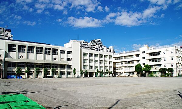 中学校「大田区立矢口中学校まで662m」