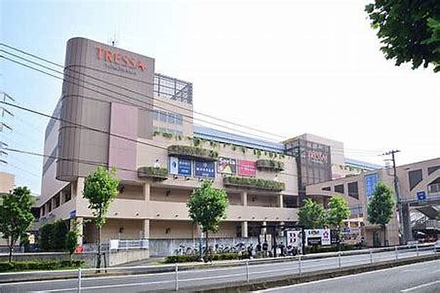 トレッサ横浜　大小約220店舗ある大型商業施設です