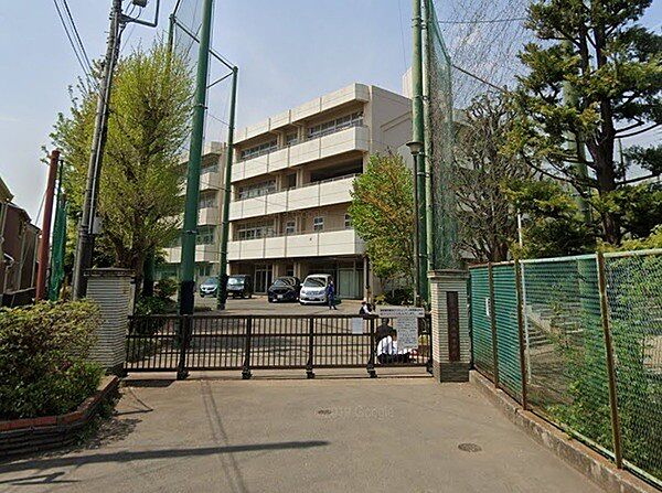 中学校「横浜市立六角橋中学校まで1033m」
