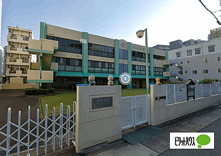 幼稚園、保育園「松元幼稚園まで718m」