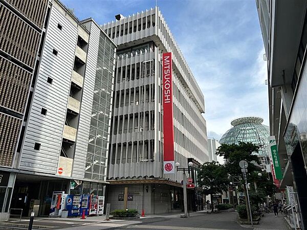 ショッピング施設「高松三越まで8086m」