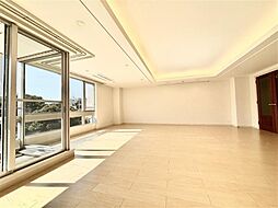 パークビュー有栖川 4階4LDKのリビング/ダイニング