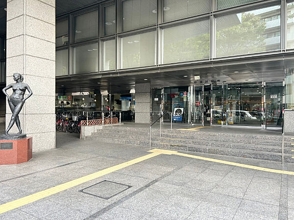 役所「杉並区役所まで2425m」