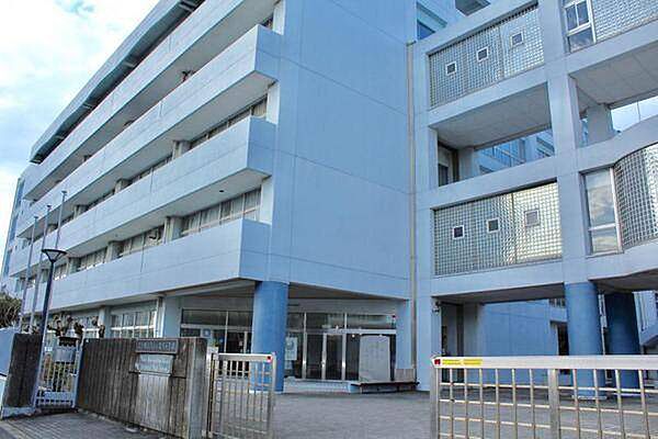 高校「東京都立葛西工科高校まで2326m」