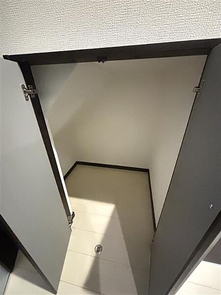 階段下収納