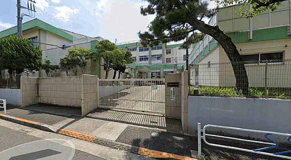 中学校「江戸川区立南葛西中学校まで565m」