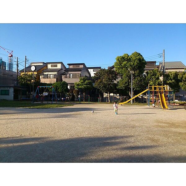 公園「塩焼中央公園まで360m」