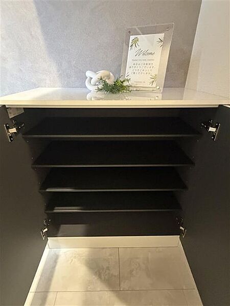 玄関を拡大表示