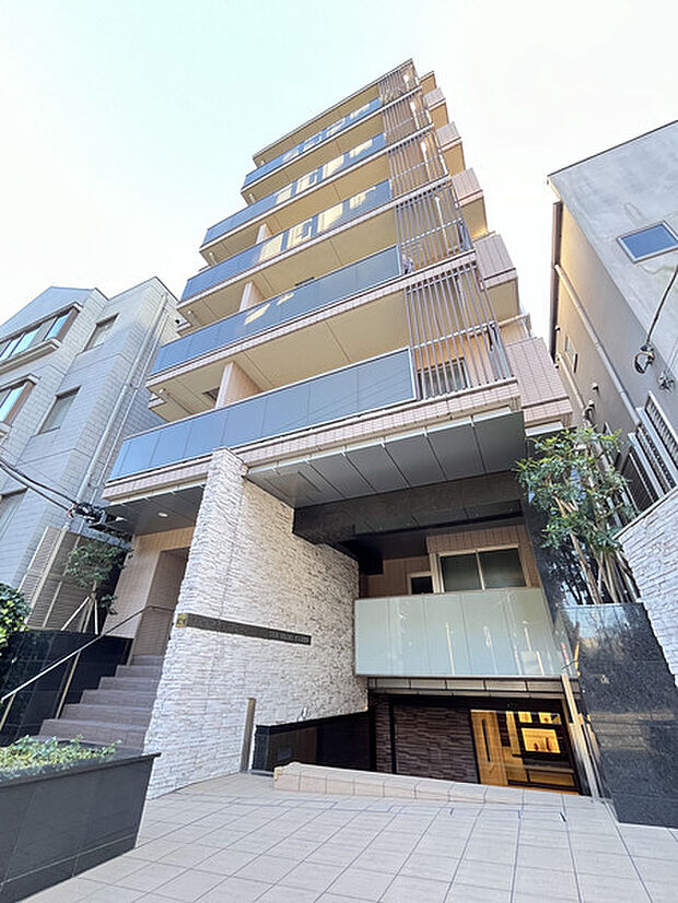 【外観】2013年6月築・全21世帯・【旧・常盤松町】渋谷の高台の邸宅街に立地