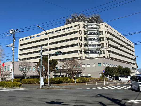 病院「成田赤十字病院まで1300m」