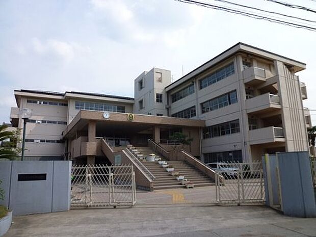 【小学校】大袋東小学校まで220ｍ