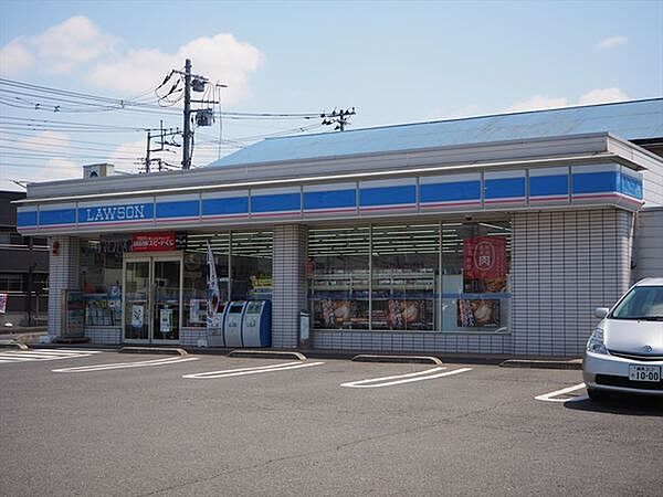 コンビニ「ローソン嵐山町むさし台店まで630m」