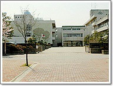 中学校「吉見町立吉見中学校まで2061m」