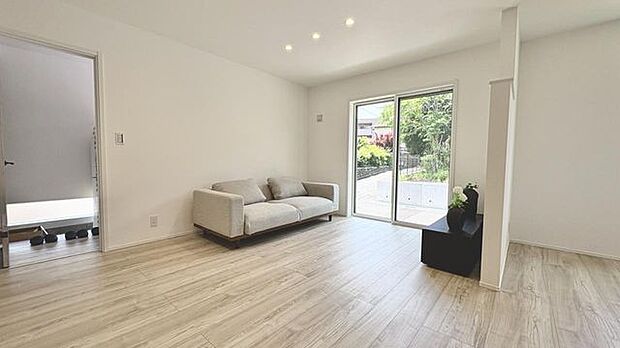 木の温もりが優しいリビング