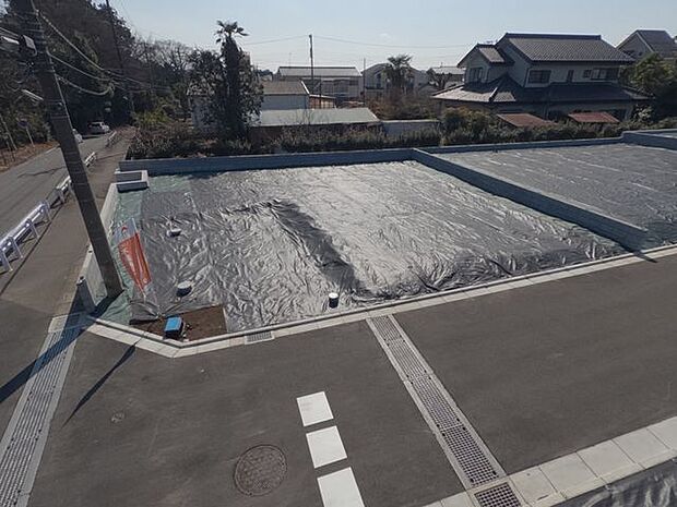 現地 角地で陽当たり通風良好!!