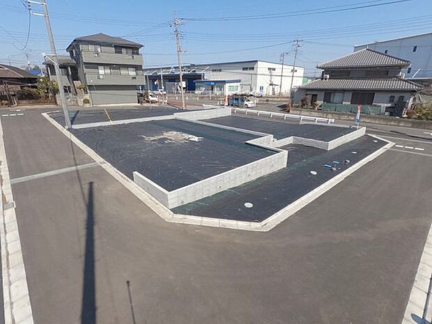 現地　角地で陽当たり通風良好！！