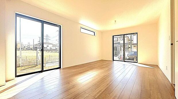 リビング広々18帖!!家族でくつろげる広さ!!