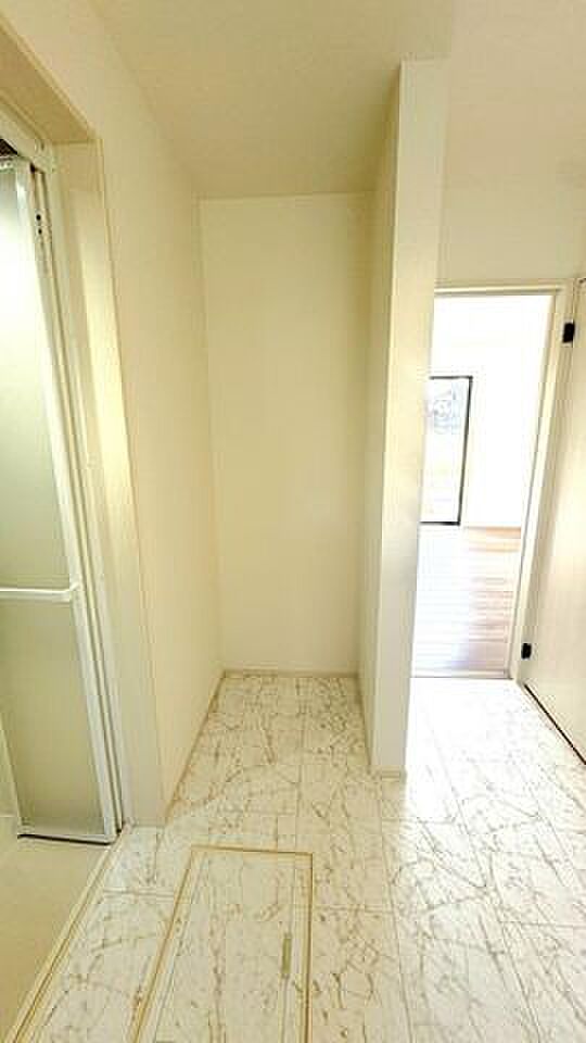 洗面所 リネン庫付き