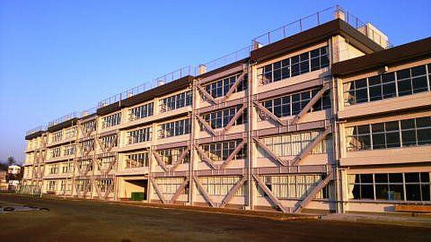 飯能市立飯能西中学校 徒歩18分。 1370m