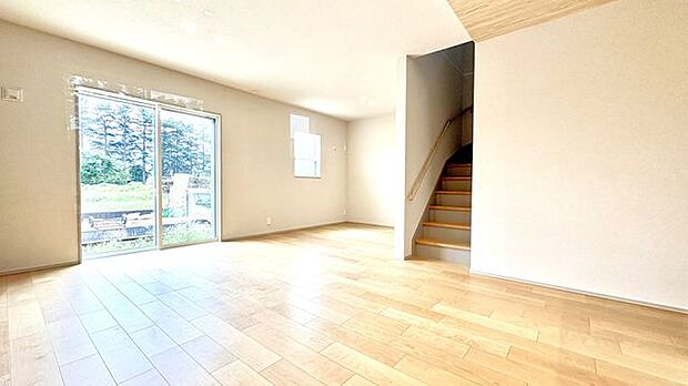 ゆとりの16.13帖LDK!休日にはご友人や親せきを呼んでのホームパーティも楽しめますね。