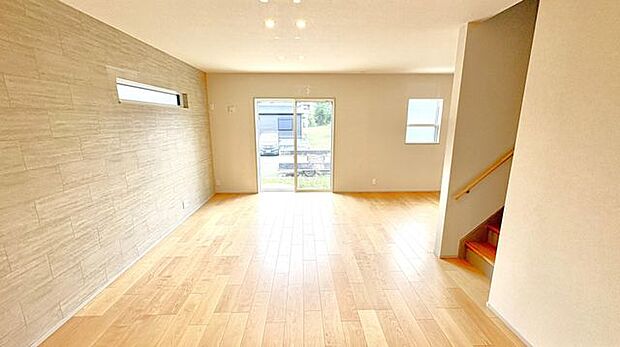 リビングは余裕のある広さがあるので、お子様のリビング学習にも最適です。