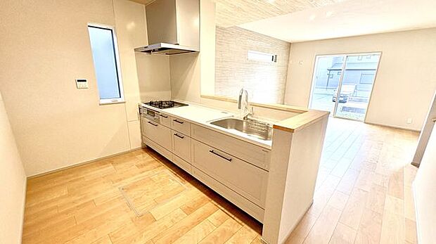 キッチンは広々ゆとりを確保しているので、お子様とのお料理やお菓子作りも楽しむことができます。