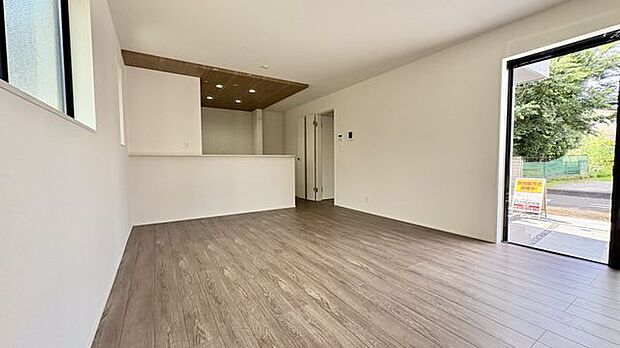 リビングダイニングキッチン 16帖