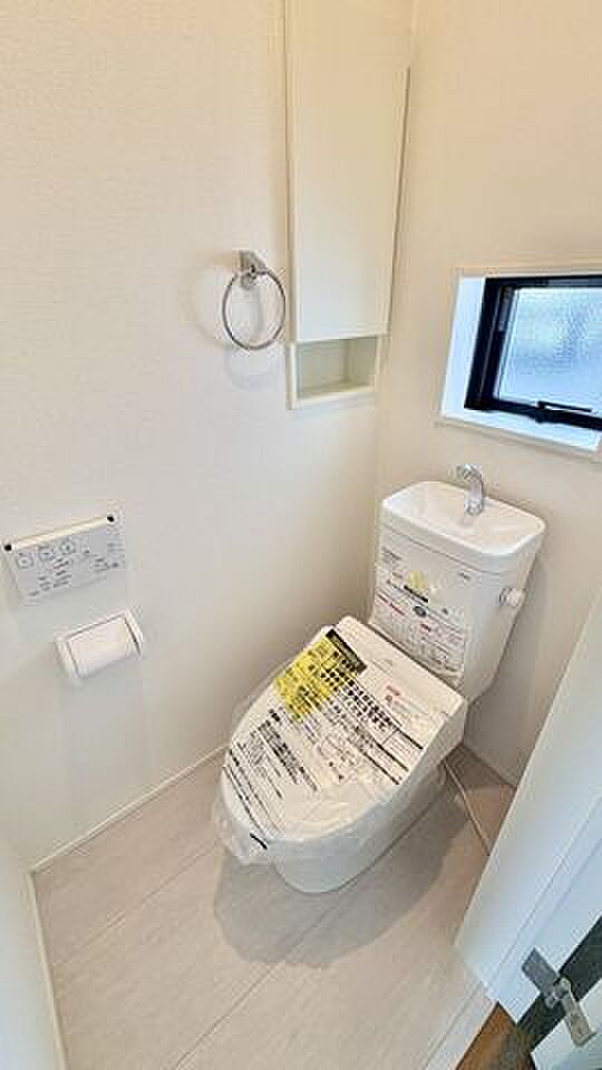 1・2階トイレ 温水洗浄付