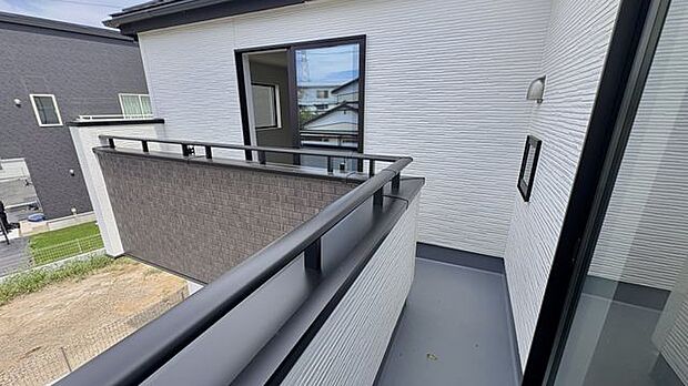 ちょっと珍しいL字型バルコニー