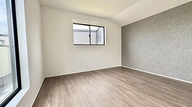 主寝室 7.75帖 ウォークインクローゼット付でお部屋間スッキリご使用になれます