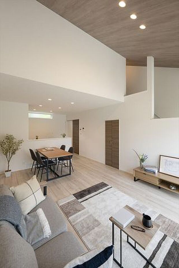 建築例【建物は狭山不動産(株)SAN+(サンプラス)高性能ZEH住宅(太陽光設置プラン案)の本体面積28.5〜30坪迄目安、坪単価約61.6万円(税込)で建築可能】