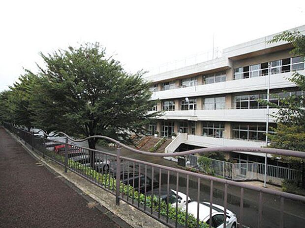 入間市立東金子中学校 徒歩 約9分。 700m