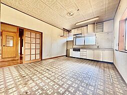 入間市新久　中古戸建 7LDKのリビング/ダイニング