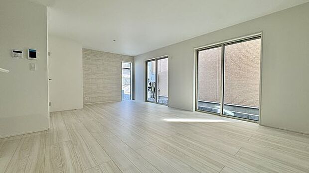 リビングダイニング　広々19.5帖