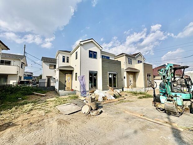 現地外観写真　並列駐車2台可能！！