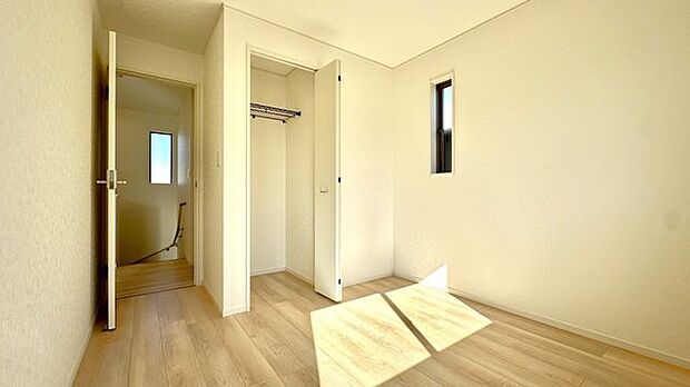 2号棟　洋室　約5帖