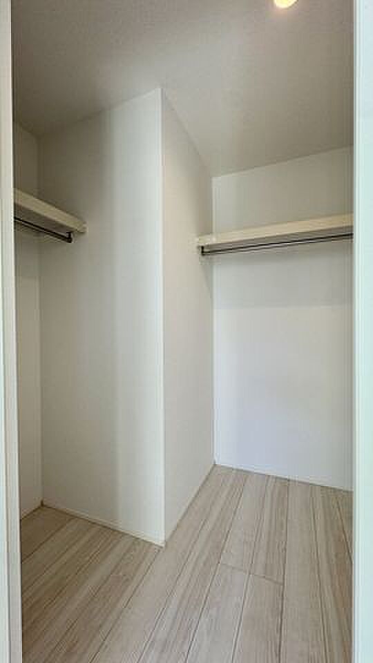 2階洋室7.5帖　ウォークインクローゼット