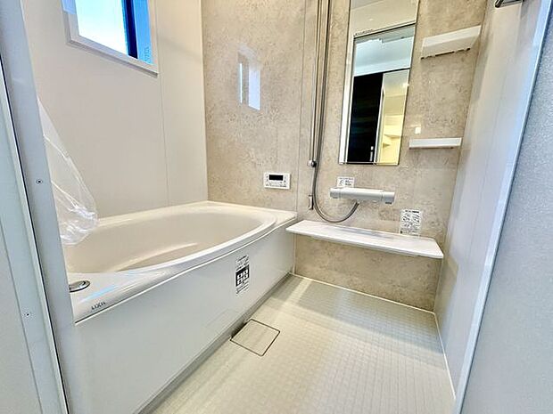 同仕様参考施工例　バス