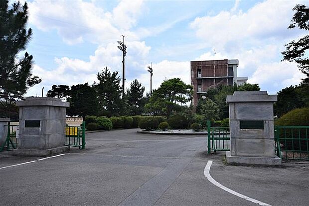 飯能市立飯能第一中学校 徒歩 約4分。 310m