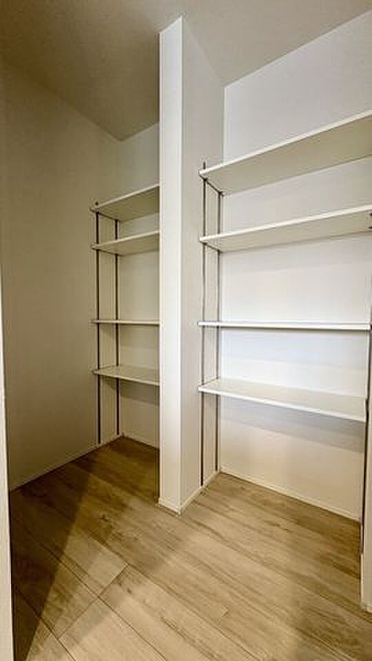 たくさん収納できるパンドリー