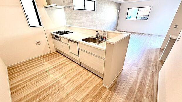 オープンキッチン　動きやすく片付けも捗ります