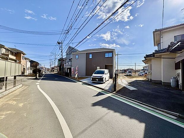 前面道路が広く、陽当たり通風良好！！