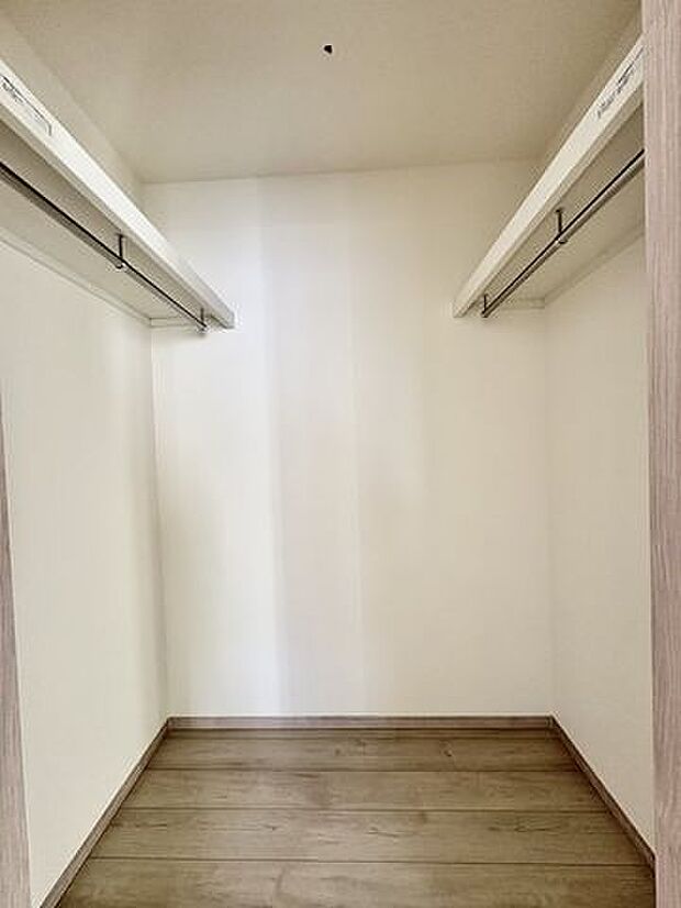 洋室7帖　ウォークインクローゼット