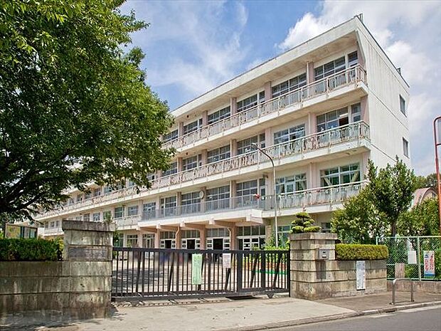 所沢市立宮前小学校 徒歩13分。 1030m