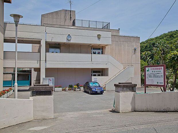 入間市立西武中学校 徒歩23分。 1300m