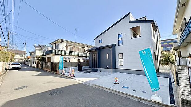 現地　並列駐車3台可能！！