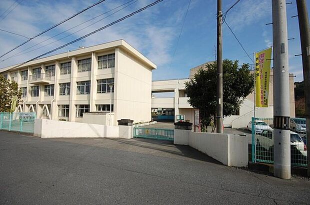 西武中学校 令和10年度までは旧野田中学校校舎利用:約1400m 1900m